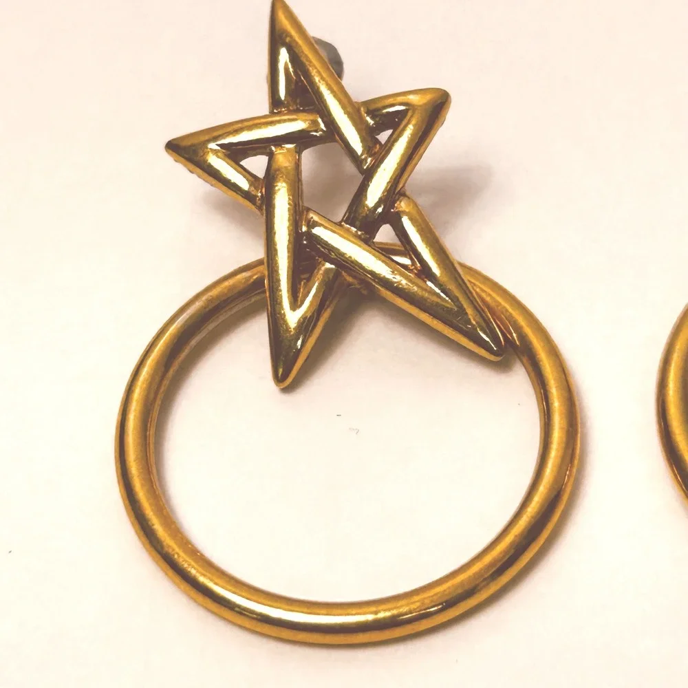 Star Hoop Earrings Women OS Gold Tone Celestial Door Knocker Studs Unbranded
